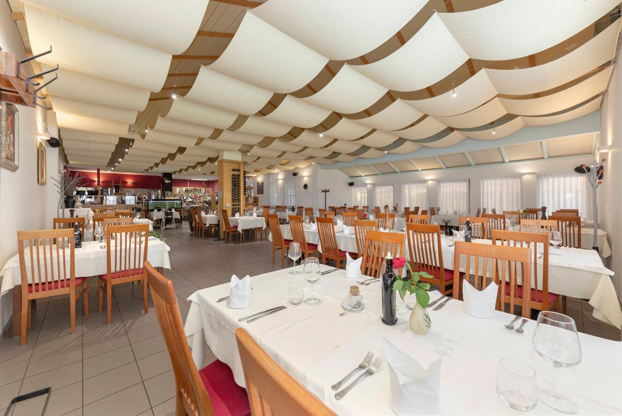 Restaurant Bric Dekani Bagian luar foto