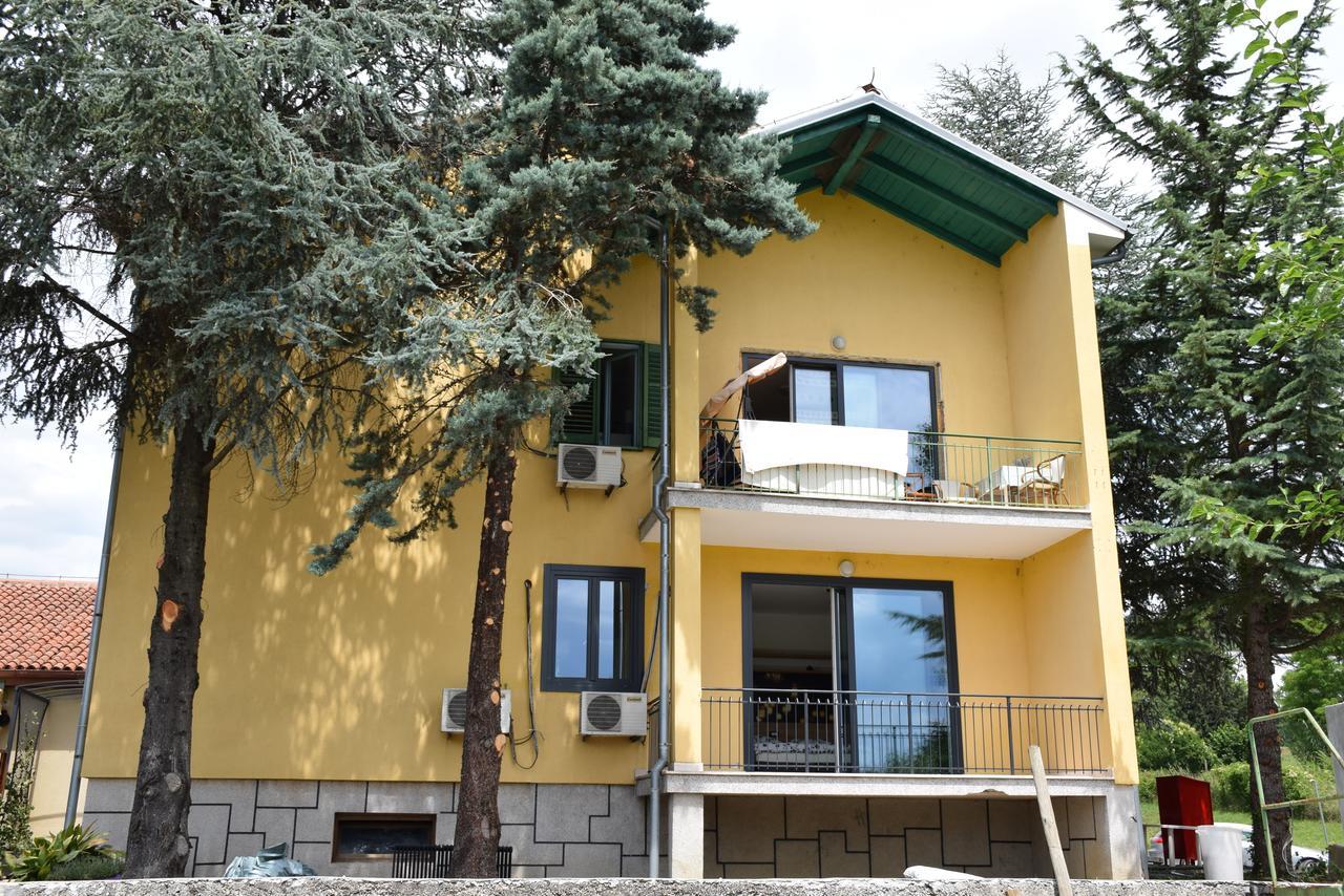 Restaurant Bric Dekani Bagian luar foto