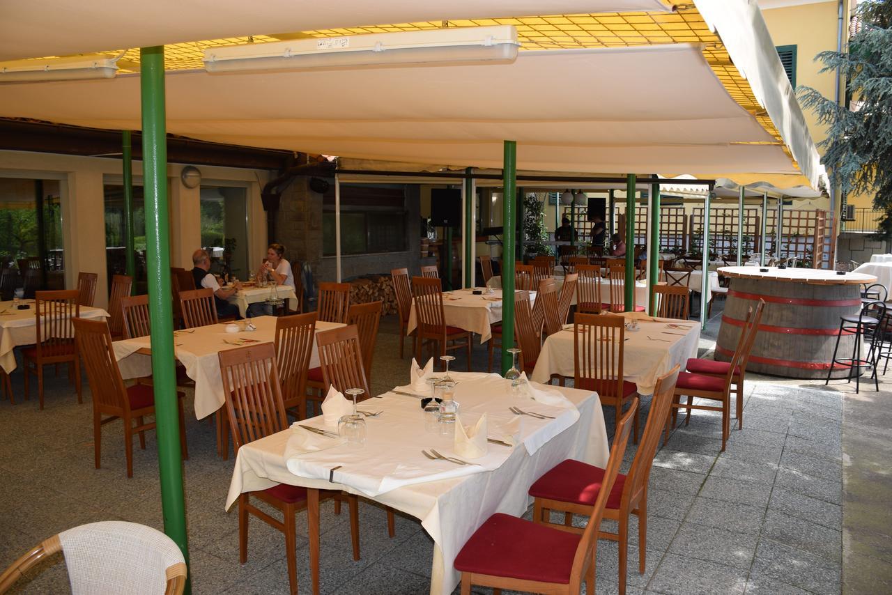 Restaurant Bric Dekani Bagian luar foto